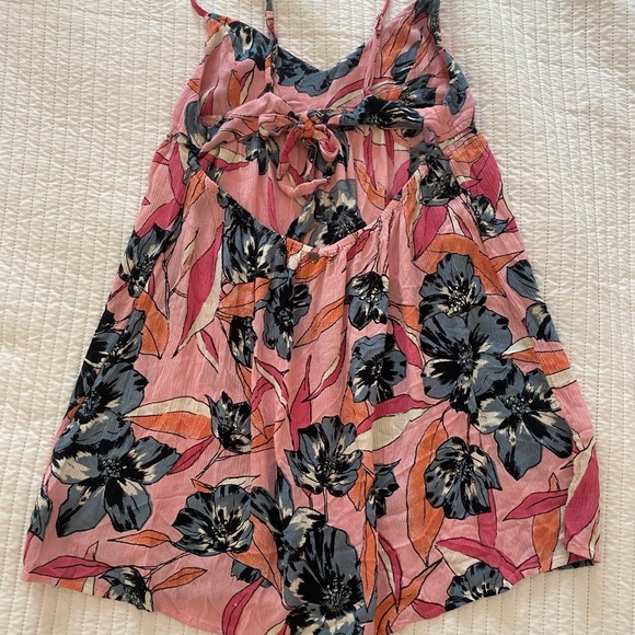 Open tie back dress - Picture 2 of 3